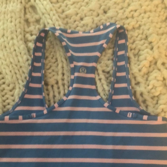 Lululemon racer back tank sz 2 - Picture 3 of 4